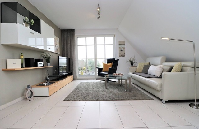 Ferienwohnung mit Boddenblick und 2 Balkonen Direkt am Ahrenshooper Hafen