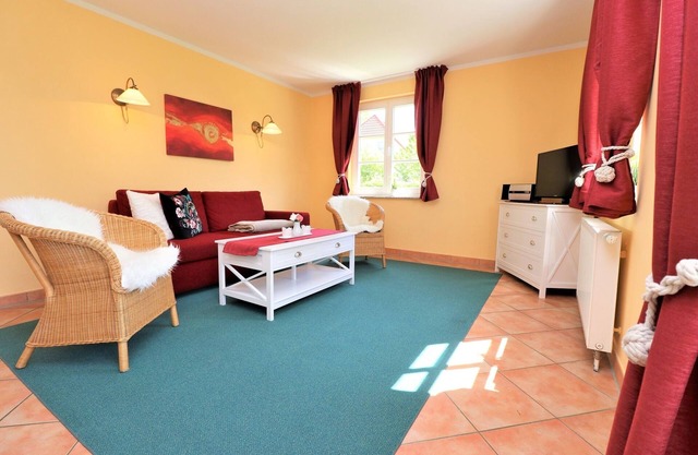 Ferienwohnung mit Südterrasse Direkt am Hafen von Wustrow