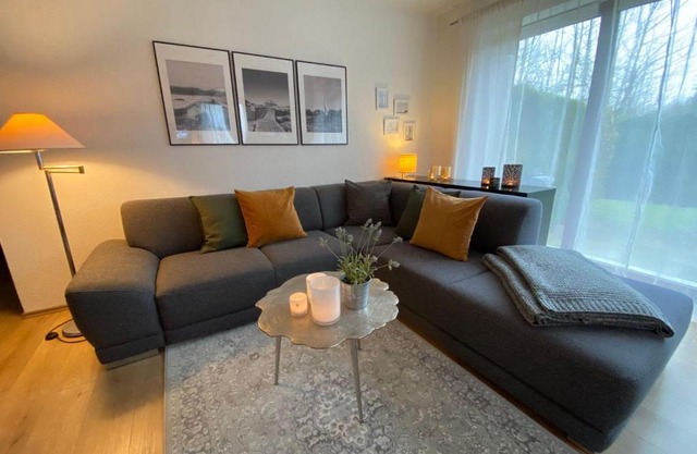 Ferienwohnung-Kapitaen-Hook-mit-Sonnenterrasse-Garten-zwischen-Strand-Wald-Wiese-auf-Ruegen