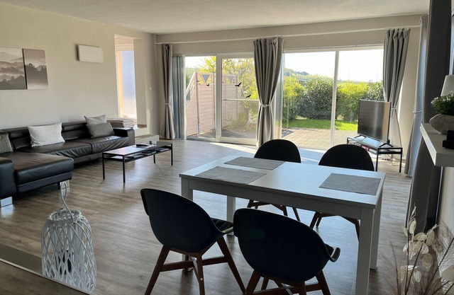 Ferienwohnung mit großer Terrasse und Garten für Genießer