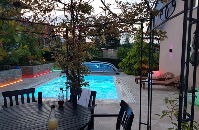 Ferienwohnung mit Pool an der Apfelstraße