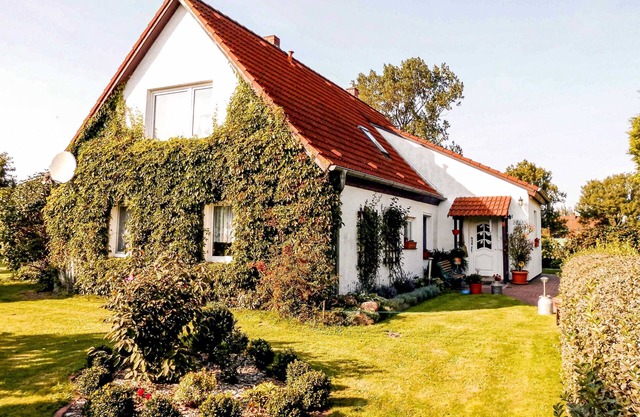 Ferienwohnung Rustikal - Bungalow and vacation apartment on Rügen