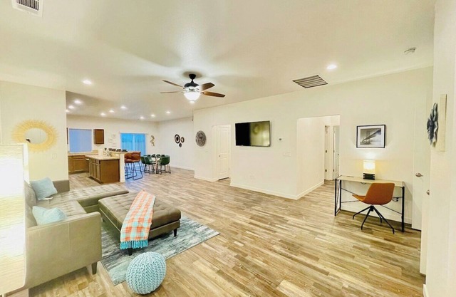 Fernley Brand New House/5TVs Sleeps 13/Pet OK🦮🐈