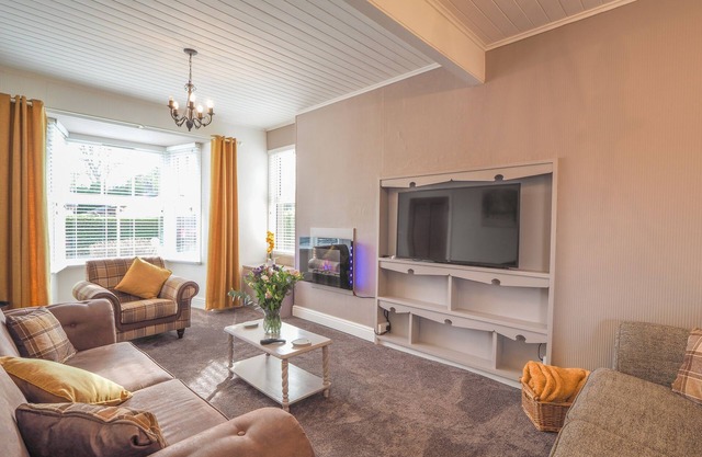 Ferwig, New Quay - Four Bedroom Cottage, Sleeps 8