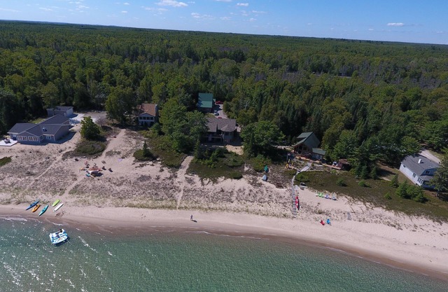 Few 2025 Jun Aug Sept dates avail. BEACHFRONT Amazing Beach & Spectacular Views