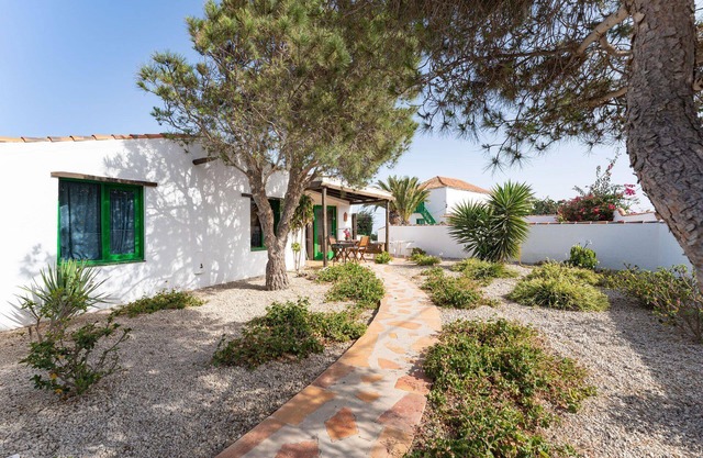 Finca "Casa Azul" with garden, barbecue and terrace