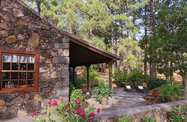 Finca "Casa Calimera" with Private Terraces, Private Garden & Wi-Fi