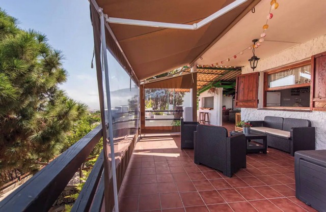 Finca 'Con Impresionantes Vistas' with Sea View, Mini Pool & Wi-Fi