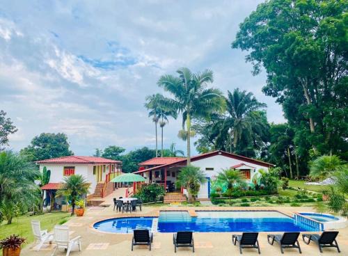 FINCA HOTEL EL LAUREL - Parque del Café