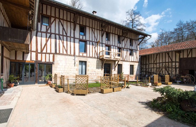 Finca 'Moulin du Ruet' with Garden & Wi-Fi
