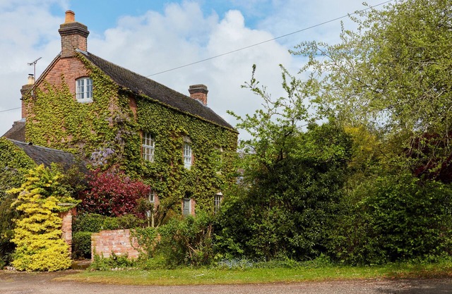 Finest Retreats | The Farmhouse at Nether Burrows Farm