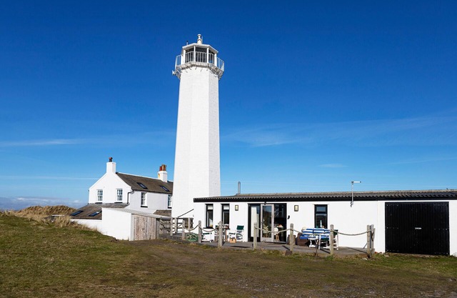 Finest Retreats | The Lighthouse Hide