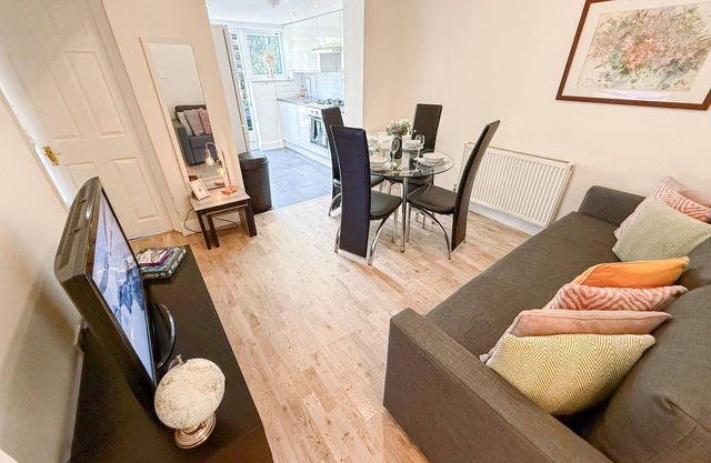 Finsbury 1-bedroom flat w/mini patio North London