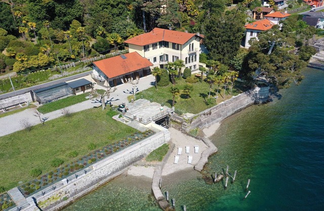 Fiorina charming villa with private beach
