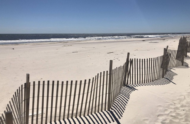 Fire Island Pines 2 bed/2.5 bath w/ocean views, heated pool, bonus cabana room