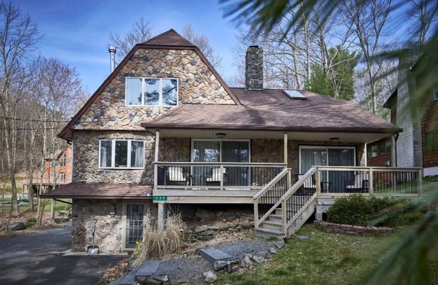 Fire Pit, Babbling Brook, Poker & Foosball at this 3br+ home