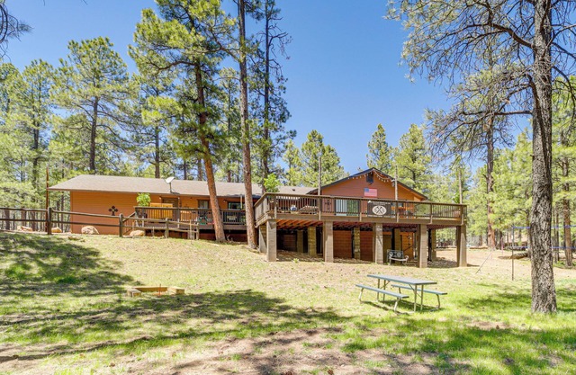 Fire Pit + Trail Access: Spacious Happy Jack Cabin