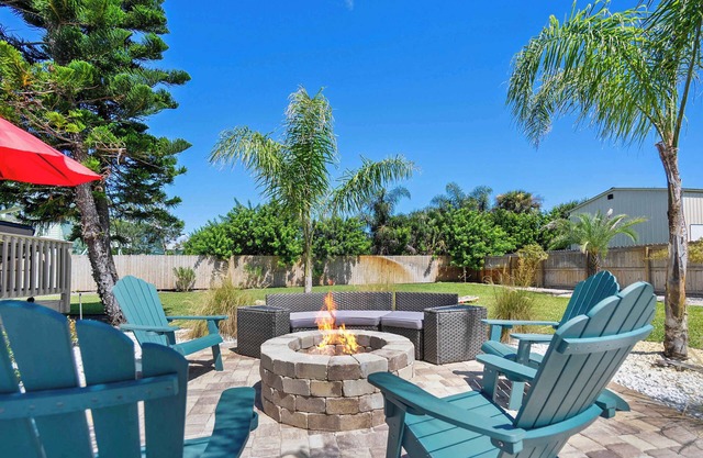 Fire Pit, Tropical Oasis, Steps to Beach, Patio