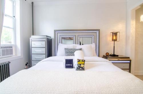 Fireflies In NYC, Cozy, Private & New