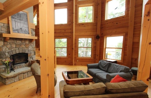Firefly Lodge - remote BOAT-ACCESS waterfront log home