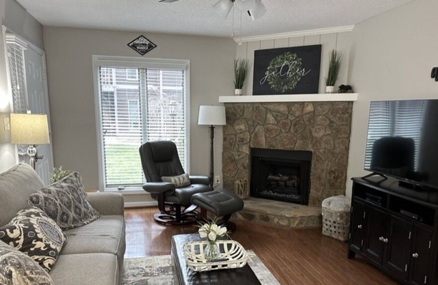 First floor 2BR/2BA Condo-Downtown Blowing Rock