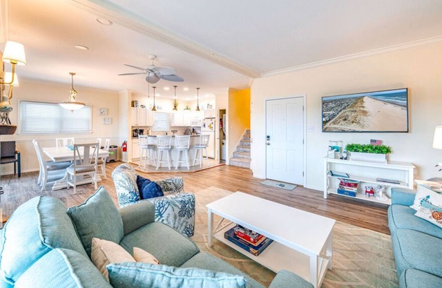 First-Floor Beachfront 4BR, Dog-Friendly-Sleeps 12 w/Deck, Grill & Beach Cart!