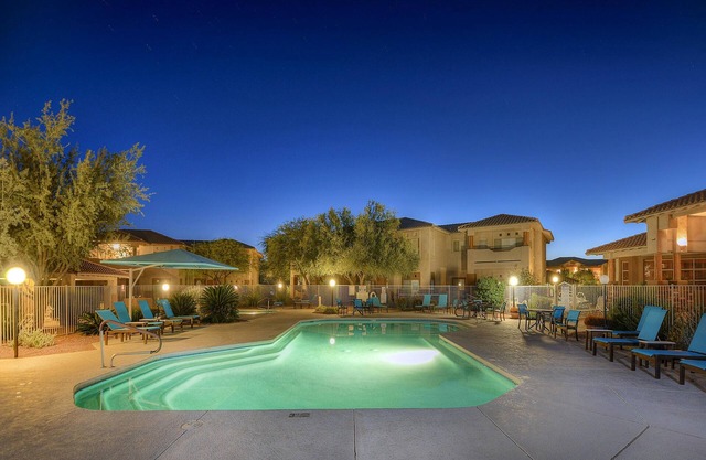 First-floor condo with pools & hot tub - dog-friendly