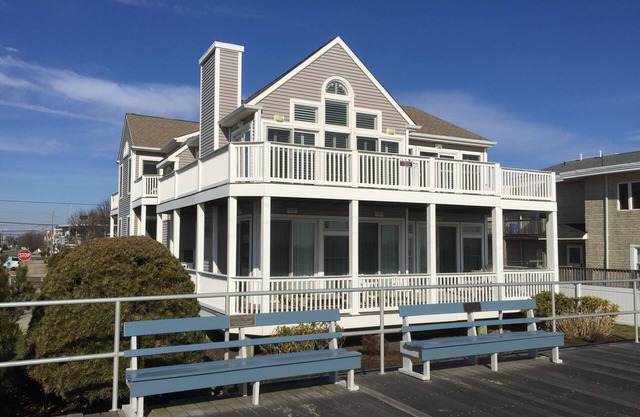 First House on Boardwalk; Gold Coast, Beachfront, 4Bd/3.5Ba, 12 Guests