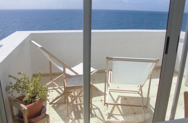 FIRST LINE OF BEACH, SEA VIEWS, QUIET, BEACH, WIFI HIKING FREE