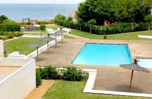 FIRST LINE BEACH APARTMENT WITH SEA VIEWS. WIFI.