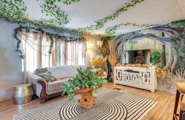 Fish & Boat: Riverfront Apt w/Canoe in Edgewater