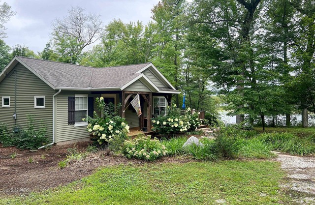 Fish, Hike & Hunt: Lakeside Newaygo Cottage