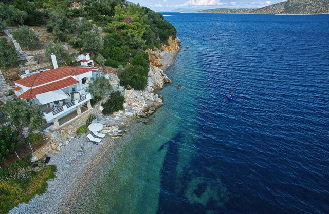 Fisherman's Cottage, private Villa on the beach close to Kalamakia Alonnisos