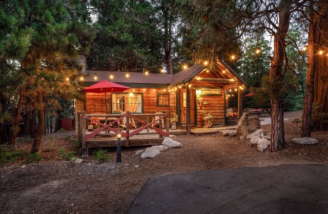 Fisherman's Hideaway - Two Bedroom | Two Beds | Full Bathroom | Sleeps Five