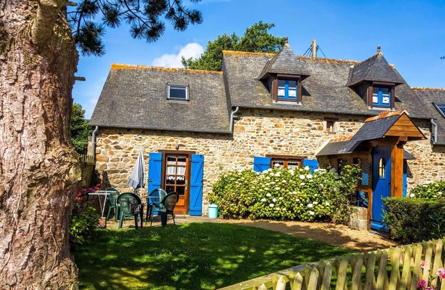 Fisherman's house with garden, near Bréhat Paimpol Perros guirec