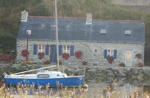 Fisherman's house, inlet, near Pontrieux, the rock jagu