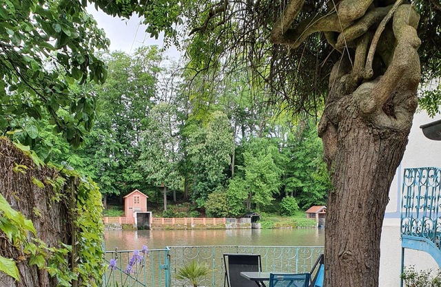 Fisherman's House on the banks of the Loiret in Olivet