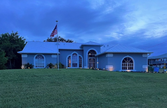 Fisherman’s Haven, Dock availability across us 1 fr/ house. Beautiful views