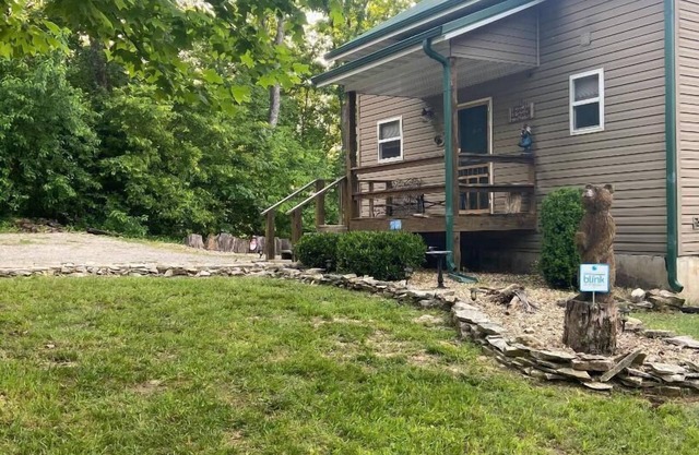 Fishermen and Family’s Lakeside Nature Retreat