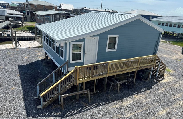 FISHING CAMP - Family/Pet friendly, 2B/1B sleeps 8, great location, AC, Wifi +