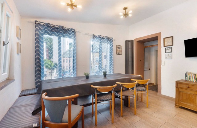 Fitters' Accommodation 'Alte Münze' with 3 Bedrooms, 3 Bathrooms, and Parking Spaces