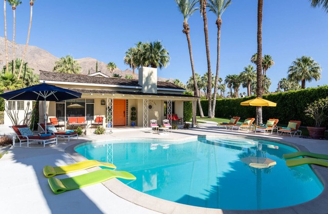 Five bedroom in United States of America, Palm Springs