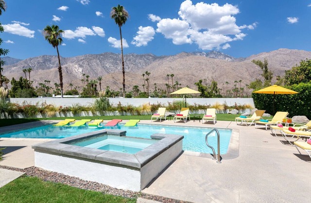 Five bedroom in United States of America, Palm Springs