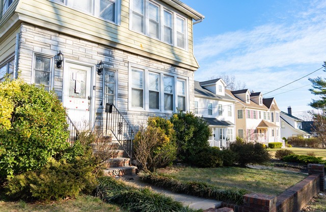 Five-Points Luxury 3 Bedroom & 1 Bath Apartment in Montclair, NJ