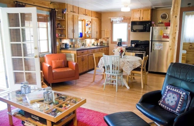 Fivespot Cabin, an art and nature lover's retreat