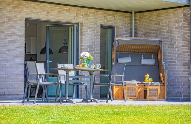 Fjord berth 1 - sauna, desk, shower, terrace, beach chair, garden furniture