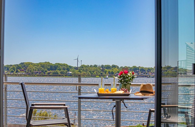 Fjord berth 3 - shower, balcony, garden furniture, underfloor heating, parking lot