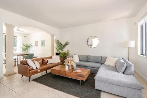 FL1 House NEW Miami Oasis Game Room & Firepit