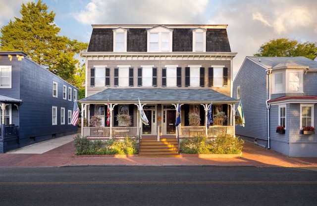 Flag House Inn