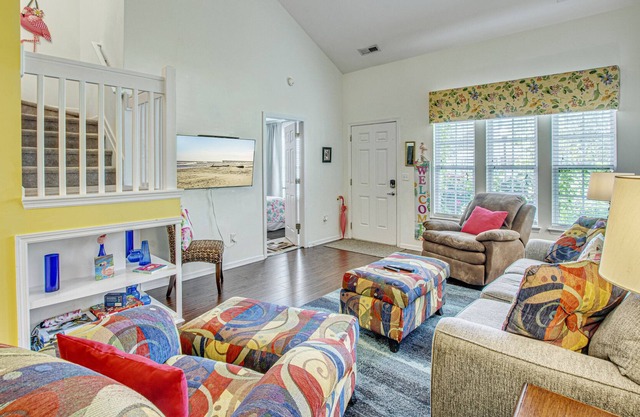 Flamingo Roost Townhome near Charleston